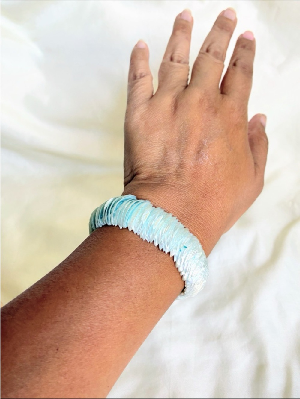 Handmade Light Blue Shell Stackable Bracelet - Picture 5 of 8